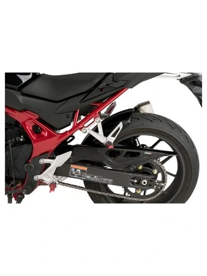 in Takapyörän Suojus, Musta