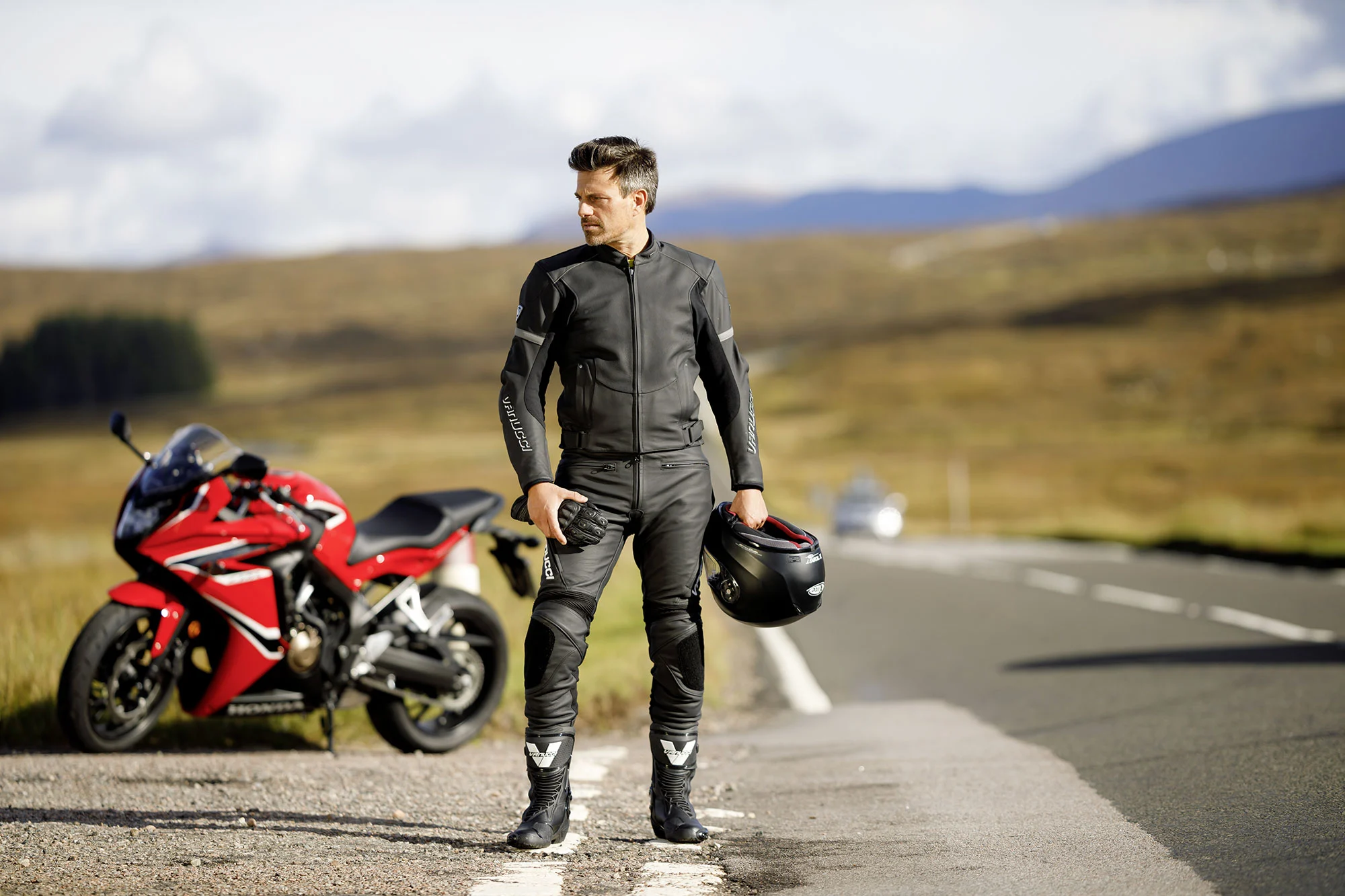 Vanucci мотокуртка. Мотокуртка Vanucci кожа. Стильная Мотоэкипировка для мужчин. Мотоциклист в экипировке