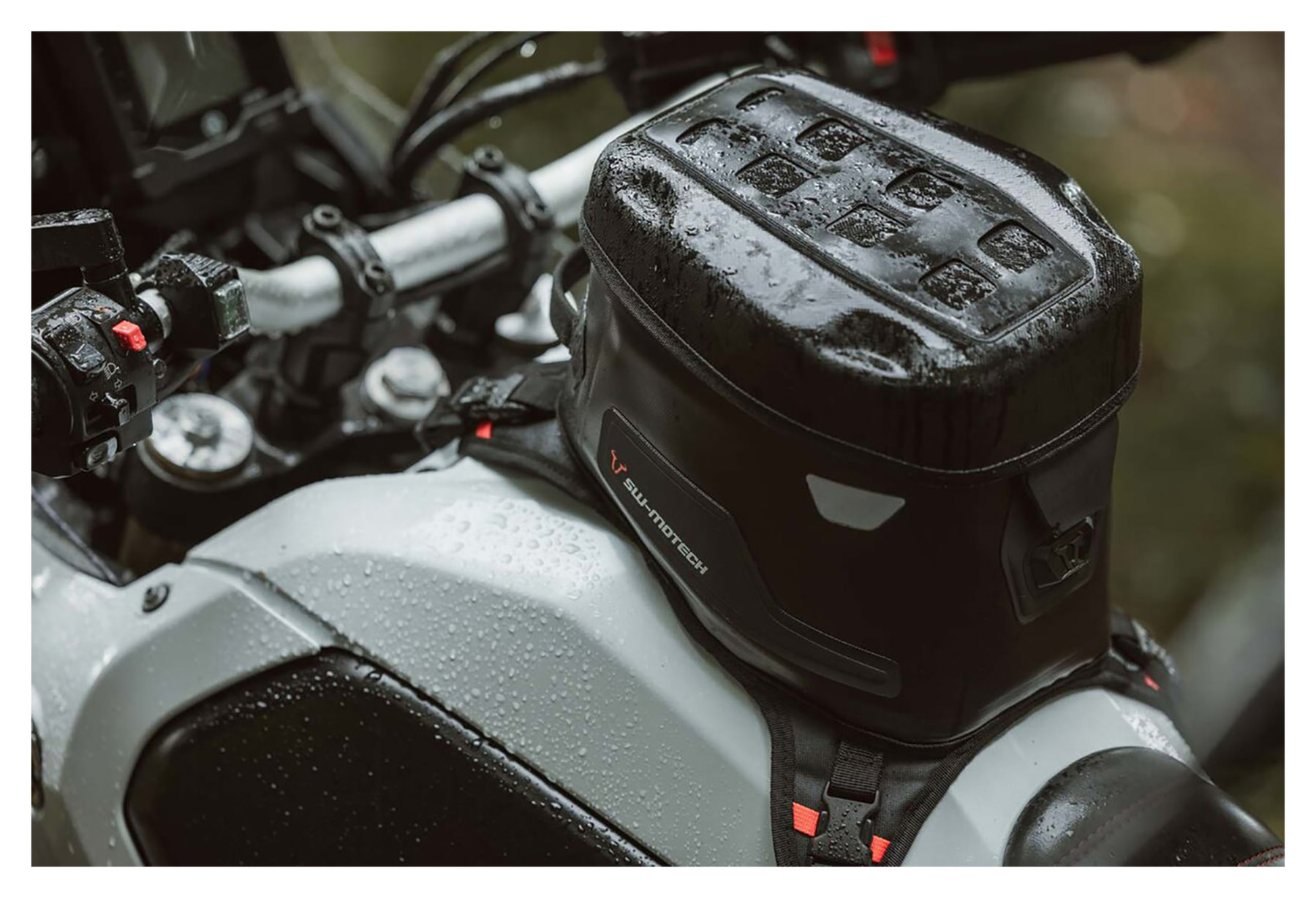 The original PRO GS tank bag ? from SW-MOTECH