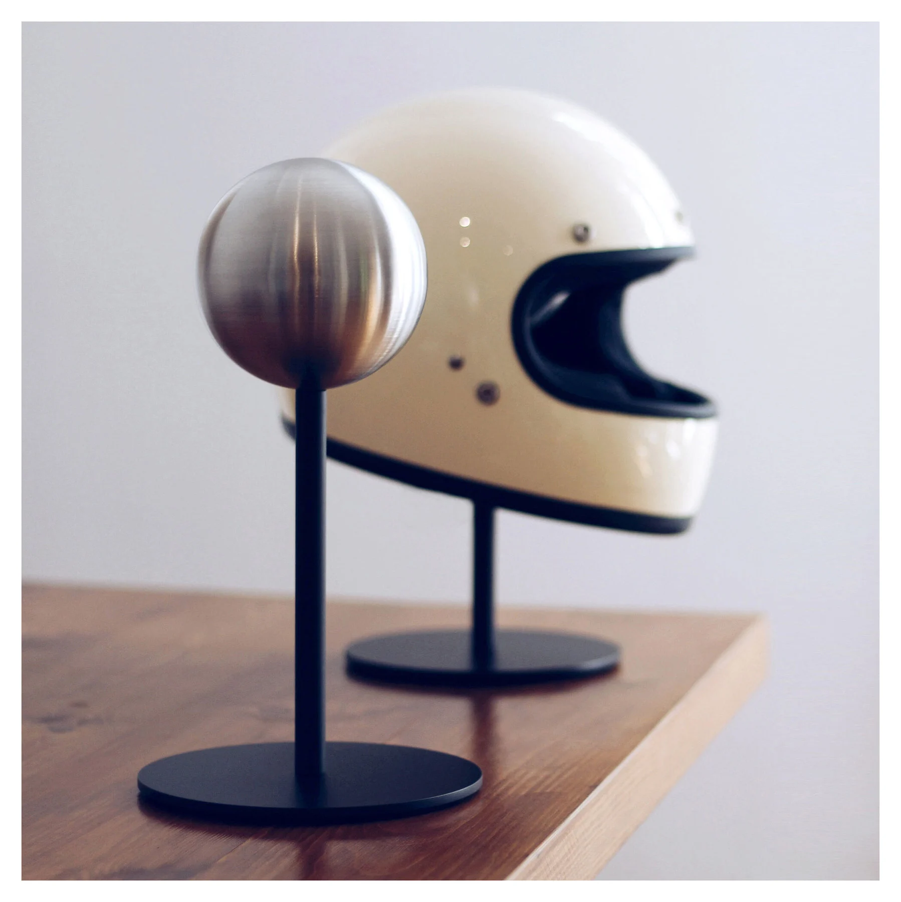 Halley helmet rack shop