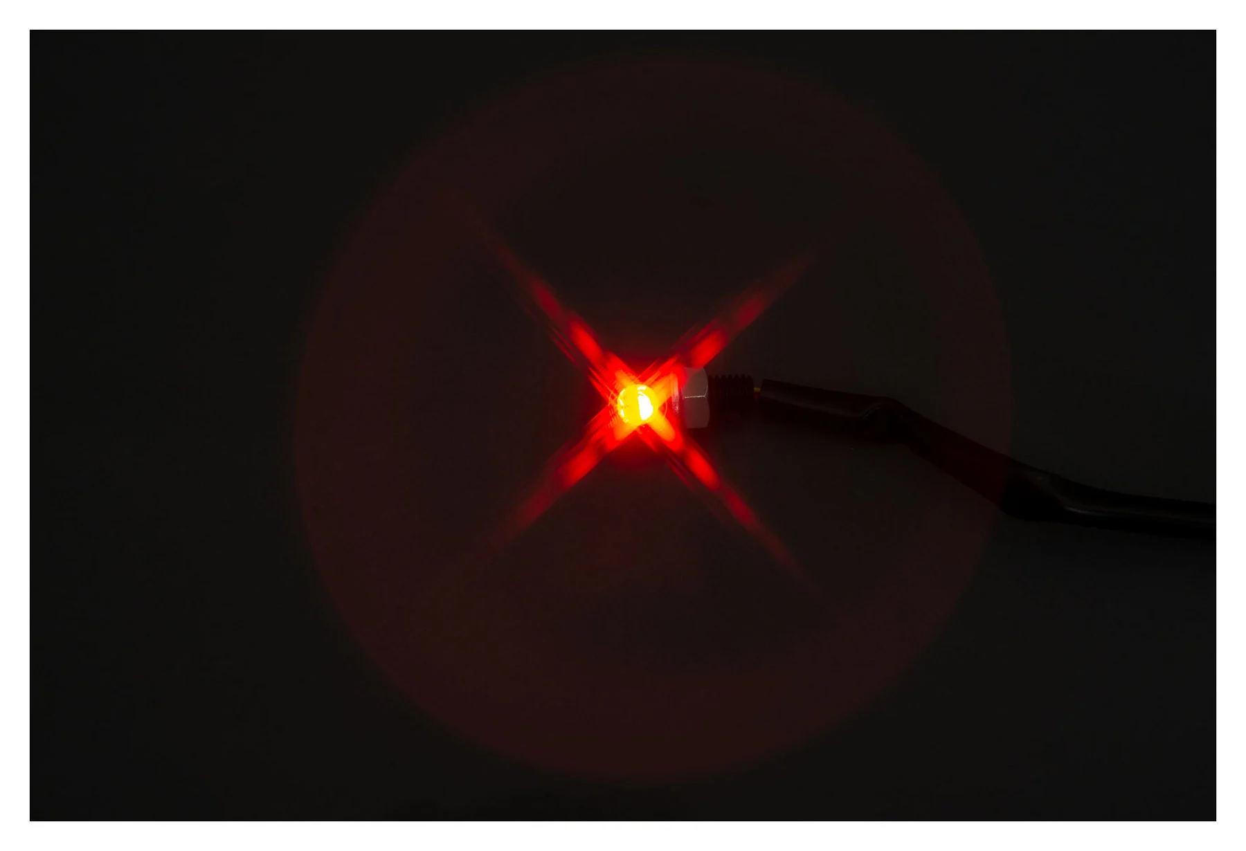 HIGHS. PROTON TWO 3-in-1 LED T/B light