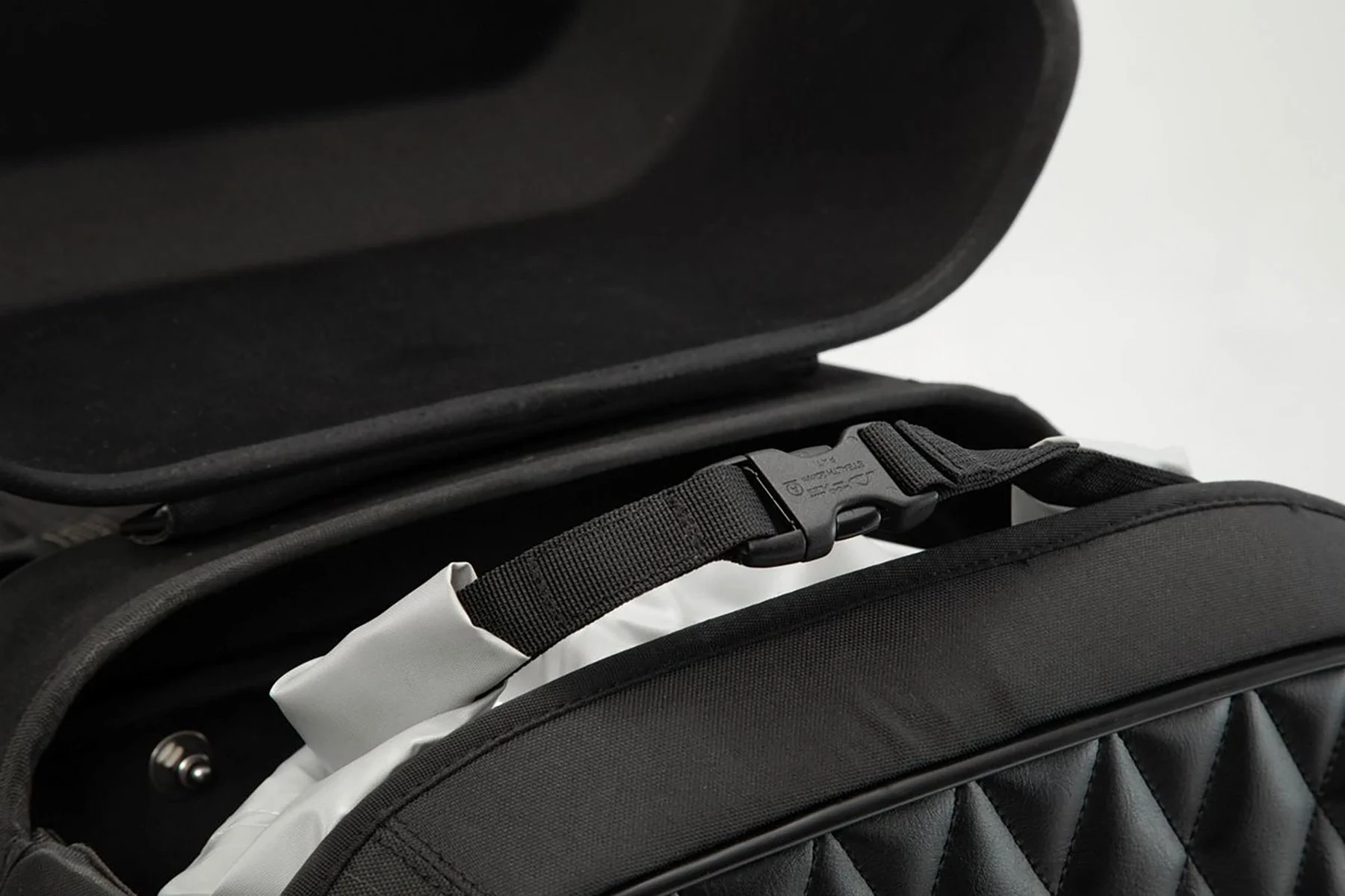 Side bag system LH H-D models