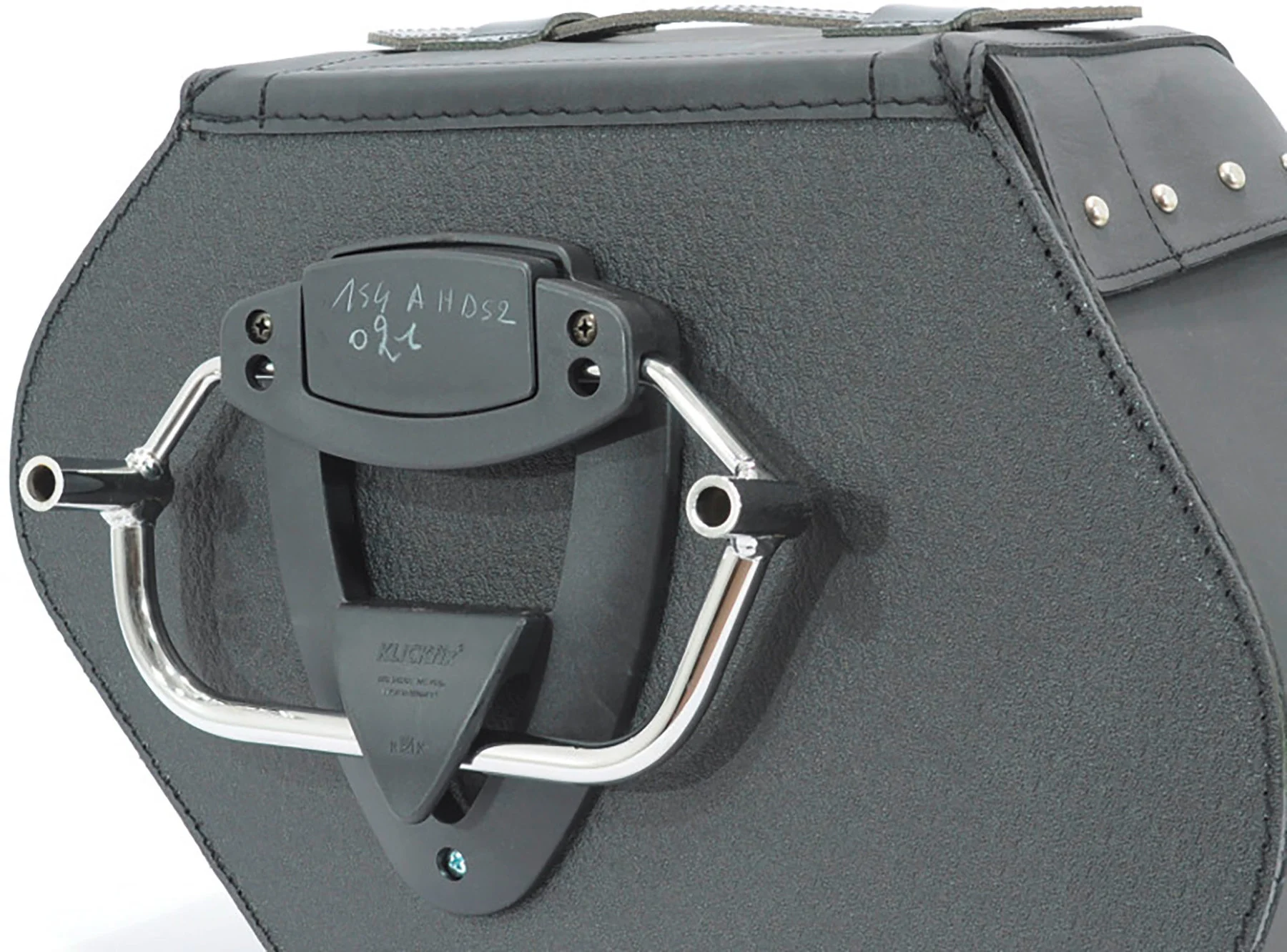 Long rider saddlebags store