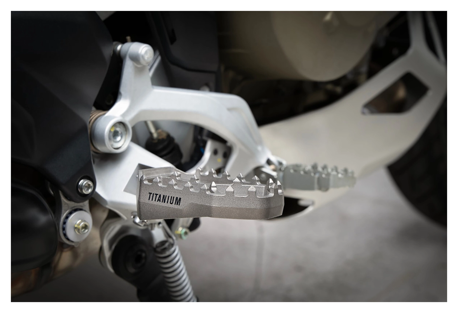 Set poggiapiedi Adventure Titan con ABE