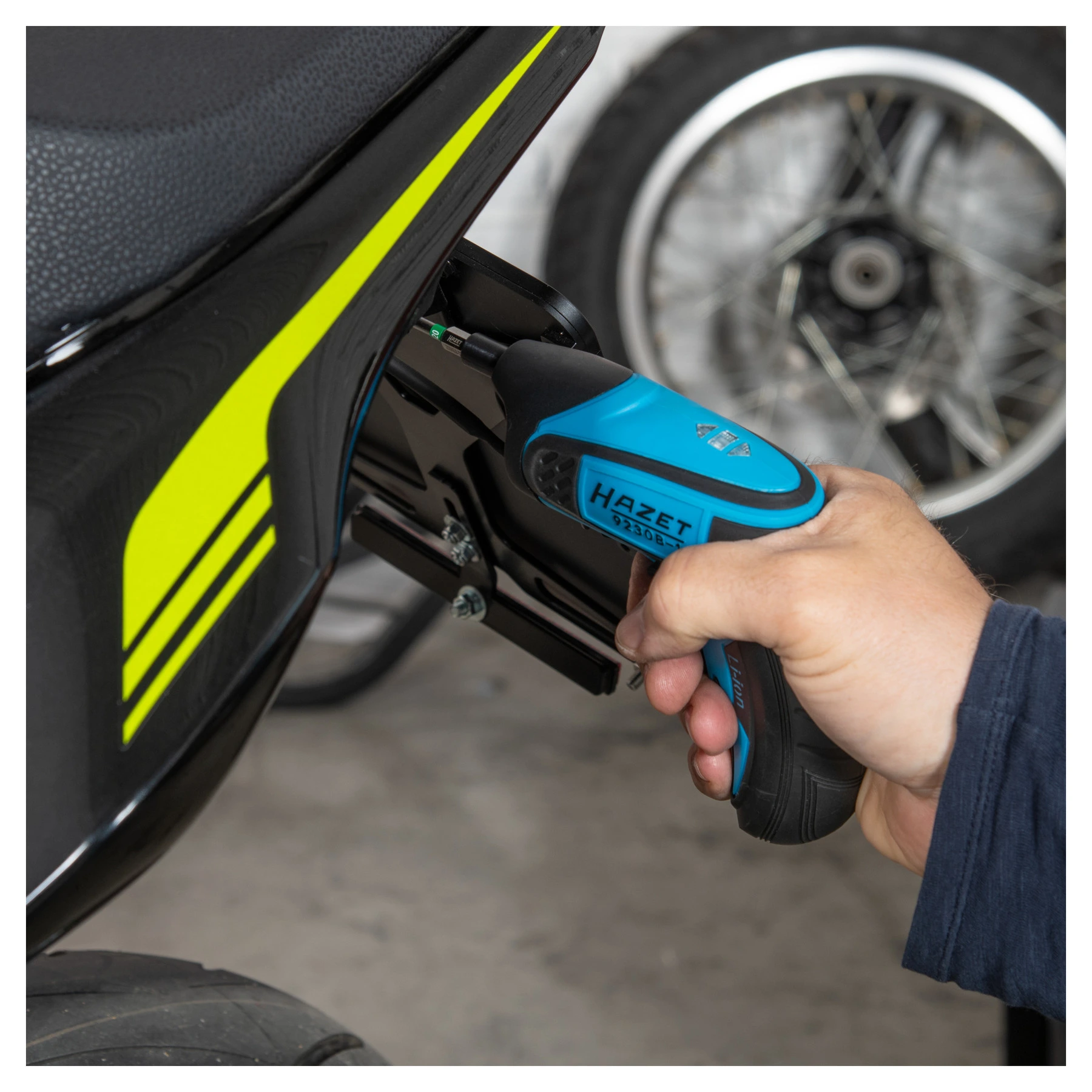 Miniaccuschroevendraaierset met holster