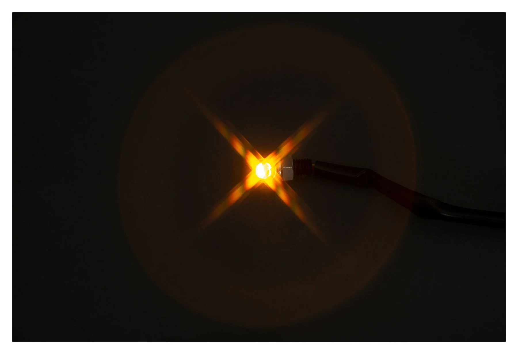 HIGHS. PROTON TWO 3-in-1 LED T/B light