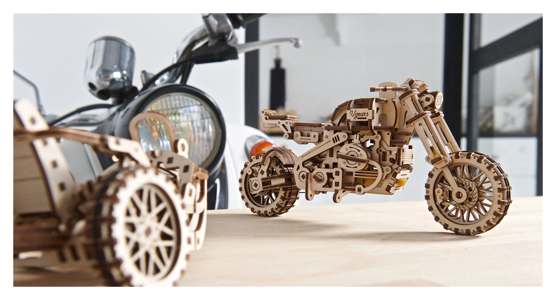 Model motocyklu UGEARS Scrambler UGR-10