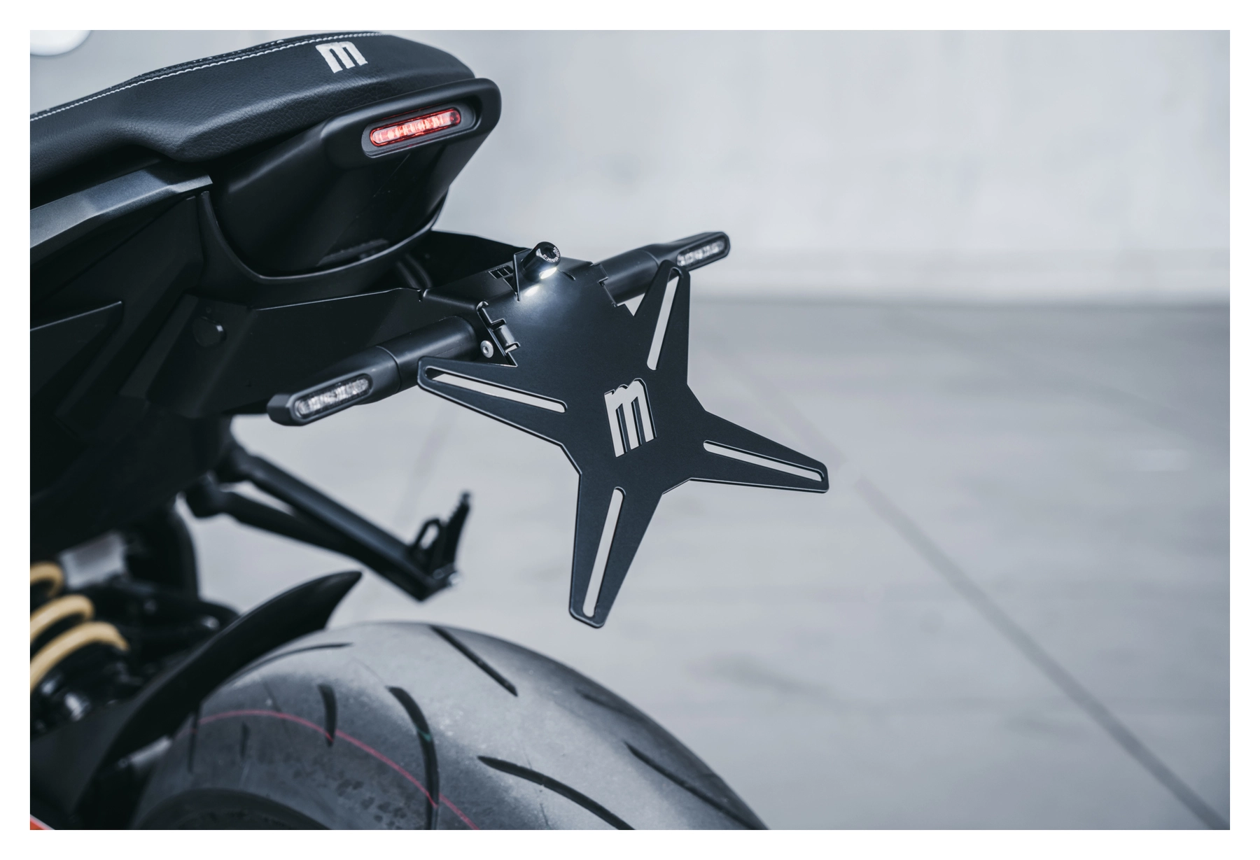 Motoism Kennzeichenhalter für Honda
