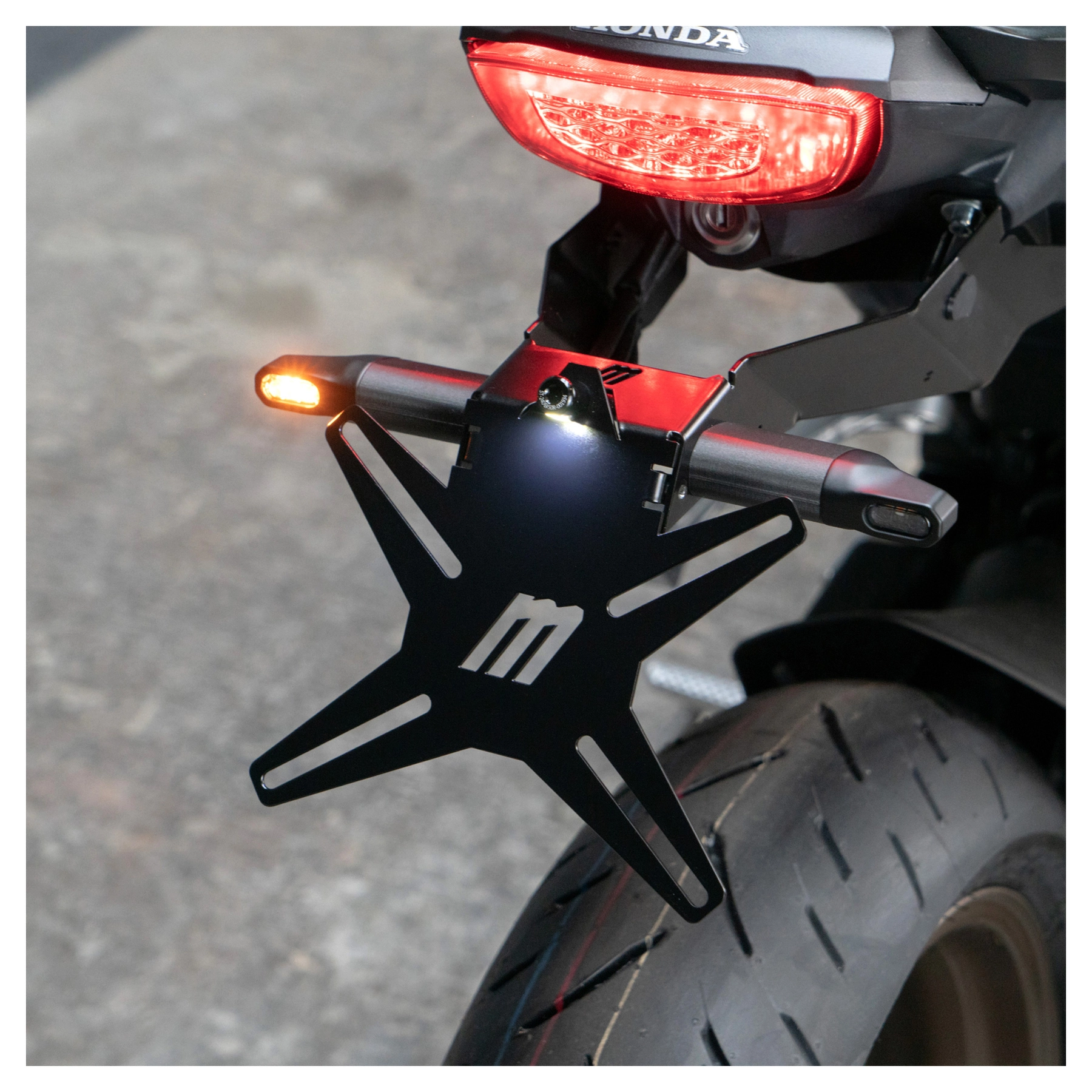 Držák reg. značky Motoism pro Hondu