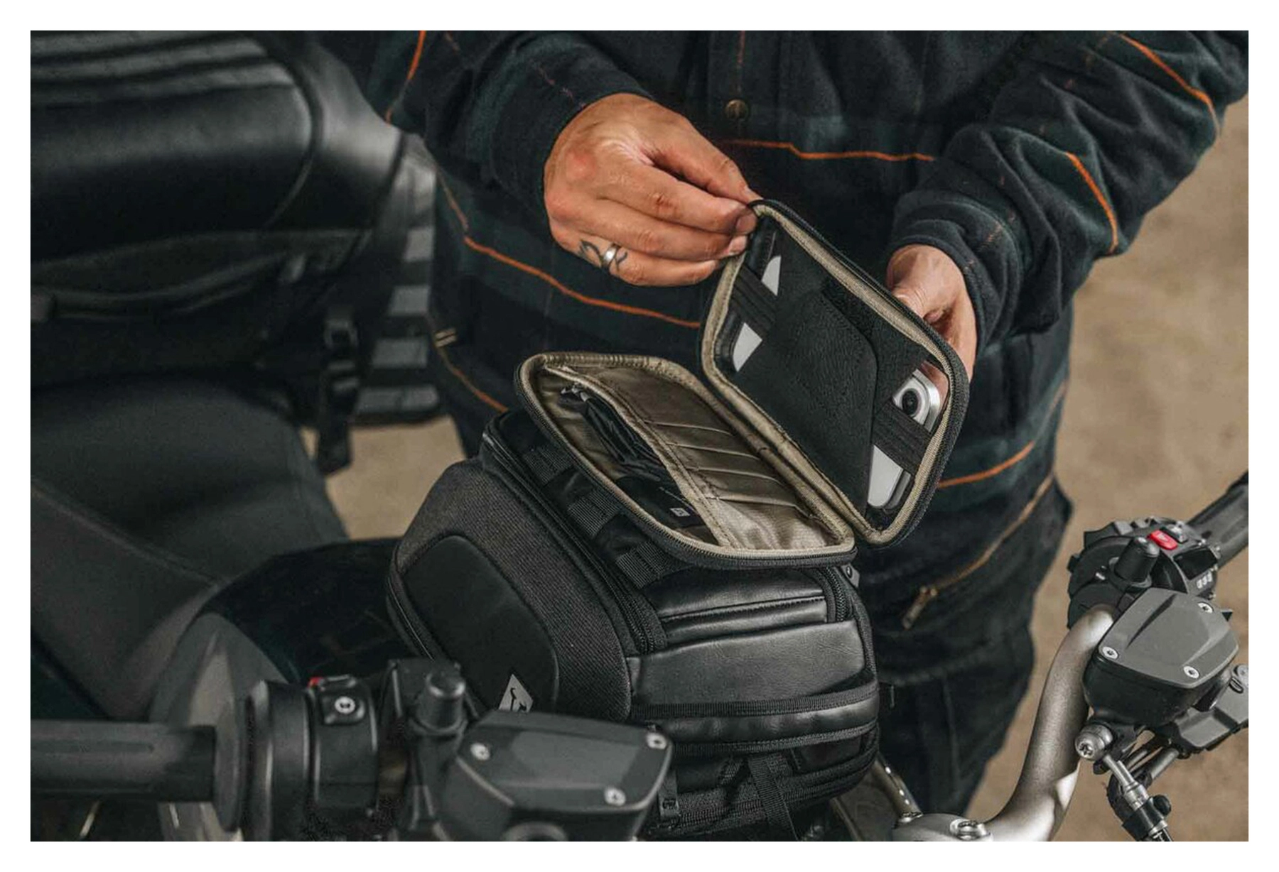 Smartphone case LA11