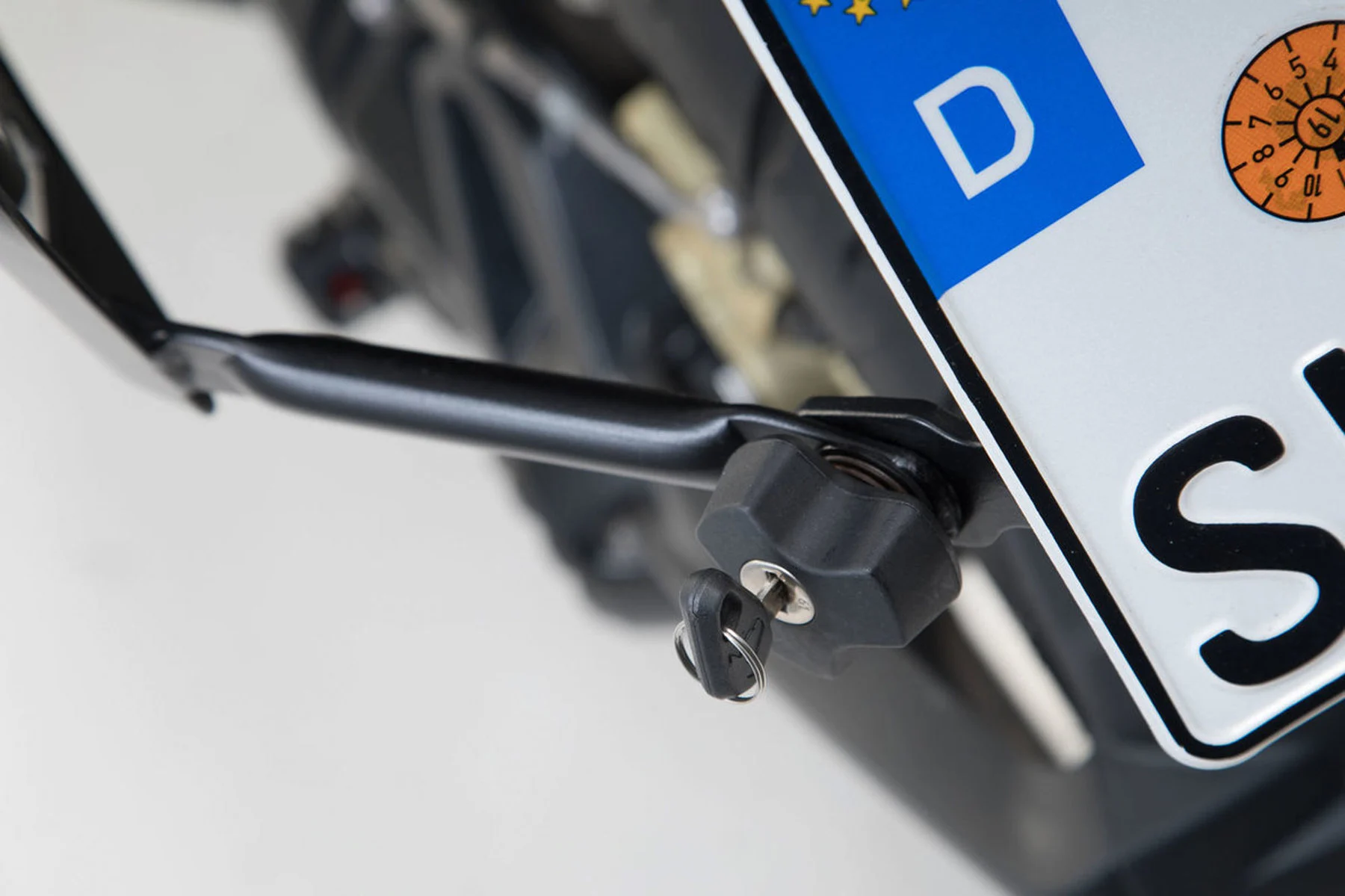 Anti-theft protection for PRO Side Racks