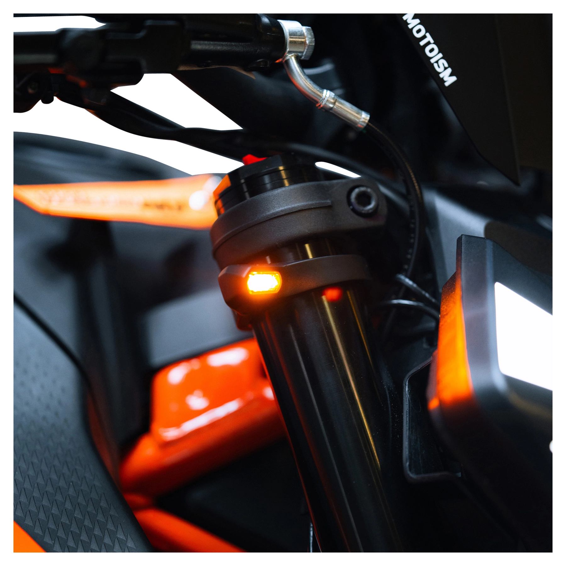 Fork clamps Turn signals Type *Four Evo*