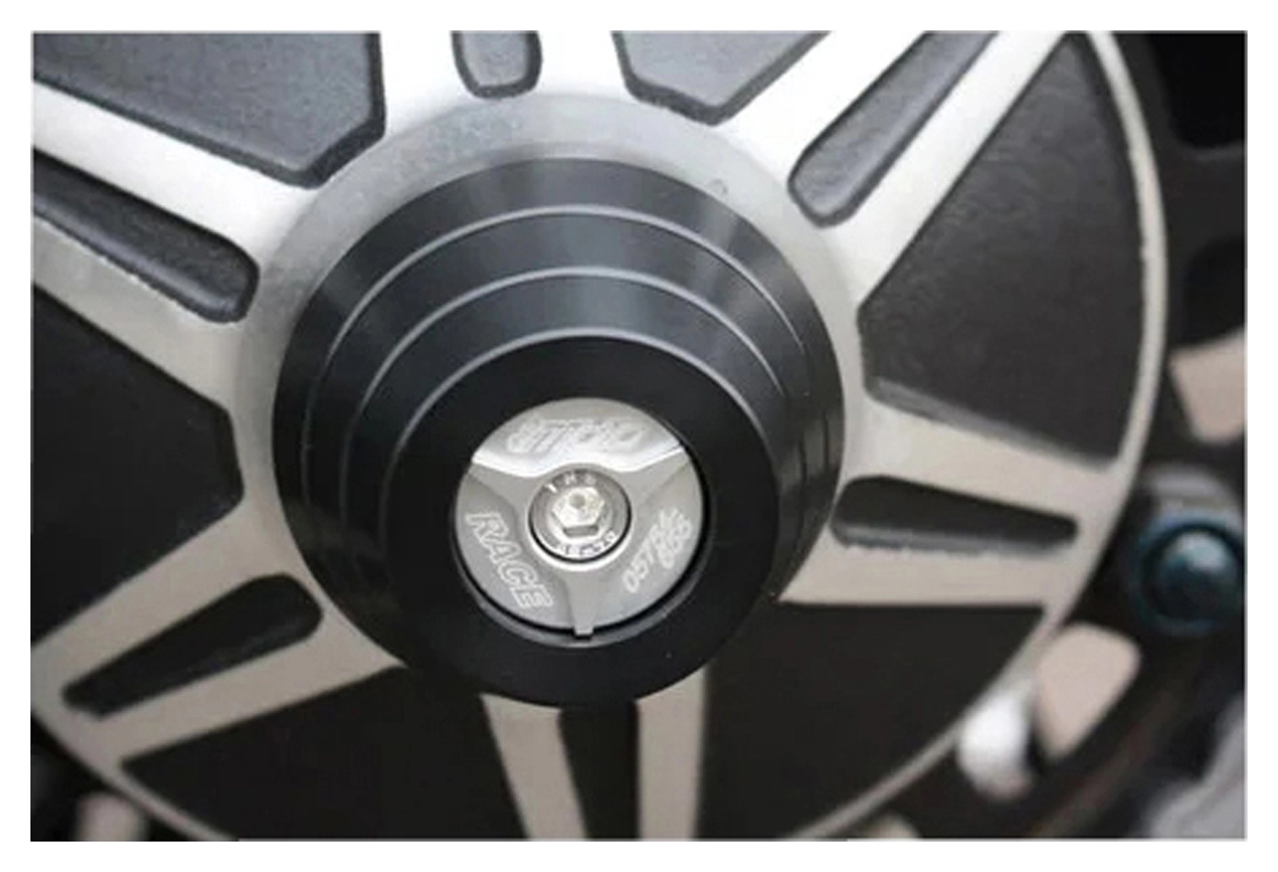 GSG axle protectors COLOURED REAR WHEEL