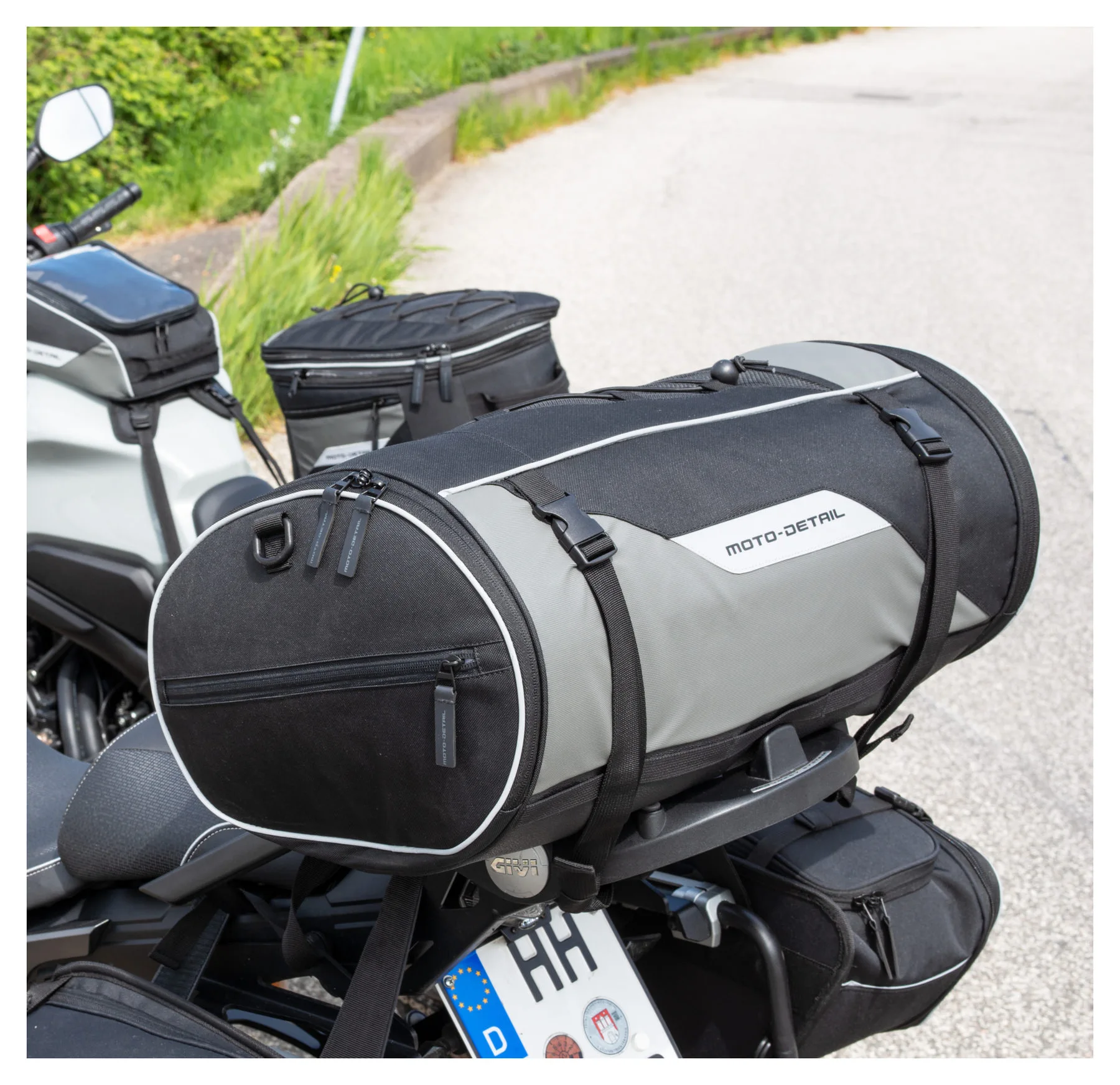 MOTO-DETAIL ROLL BAG