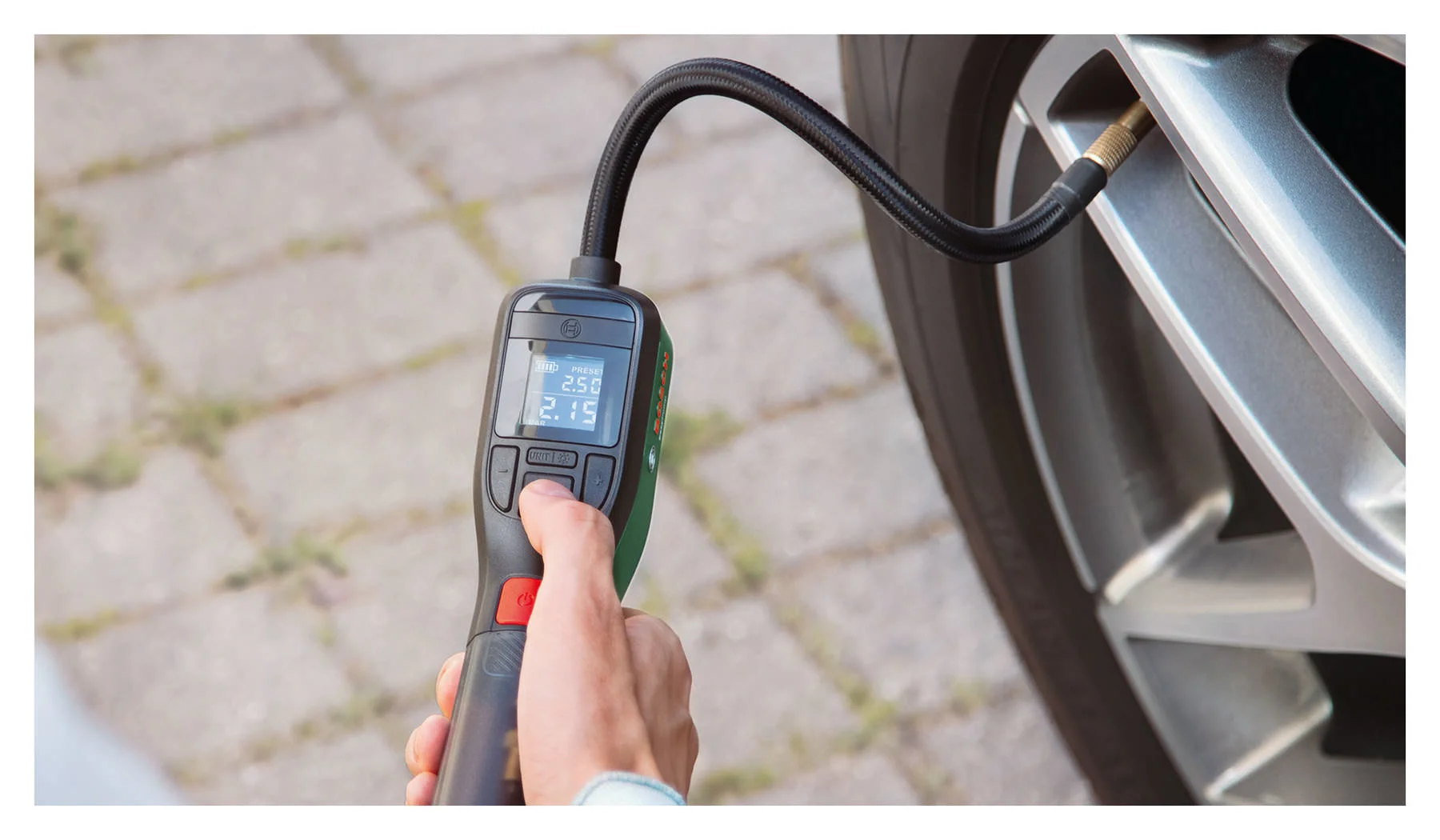 BOSCH CORDLESS TYRE PUMP