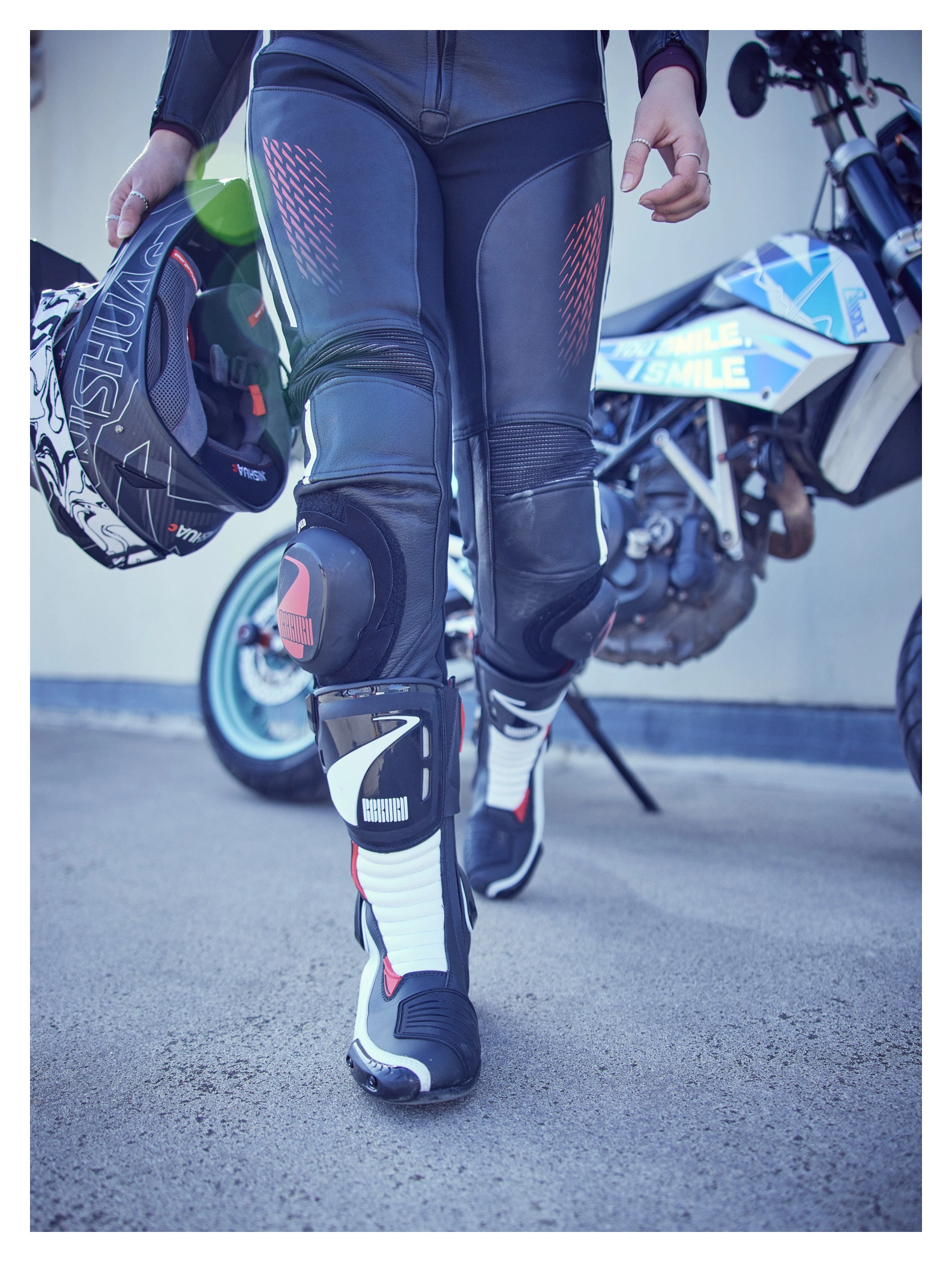 Motorcycle knee store pads under jeans