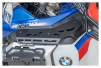 Odkládací plocha u palivové nádrže