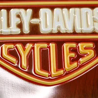 Plåtskylt Harley-Davidson neon