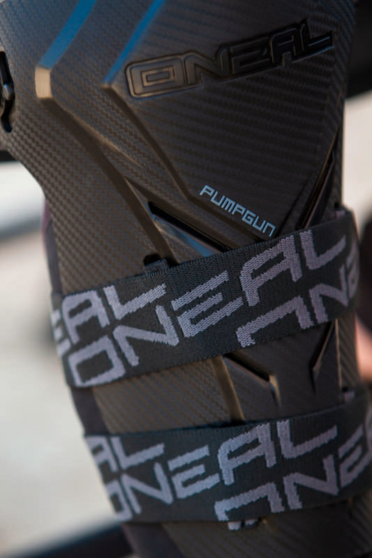ONEAL PUMPGUN MX KNEE