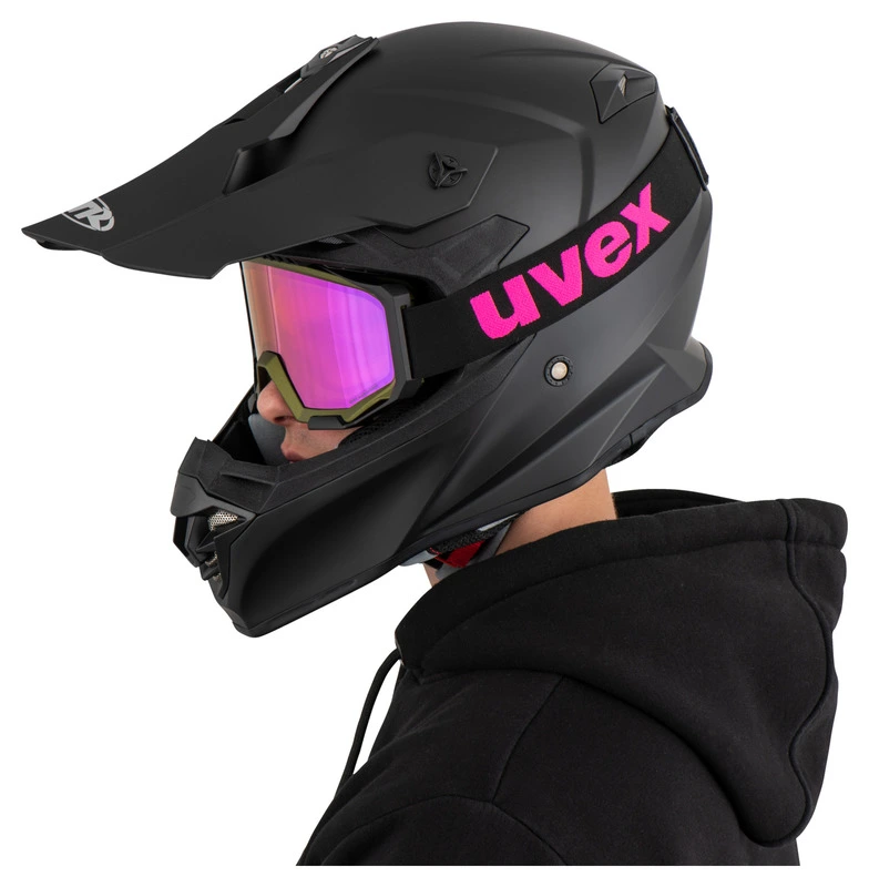 Pyro FM, cross