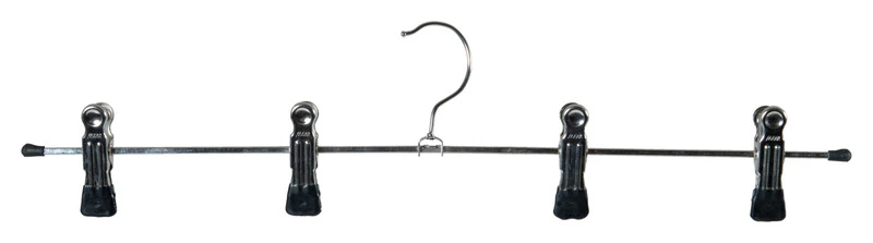 Cintre en métal avec pinces