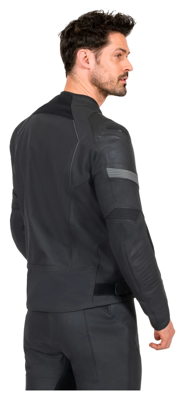 C-11.07 Men