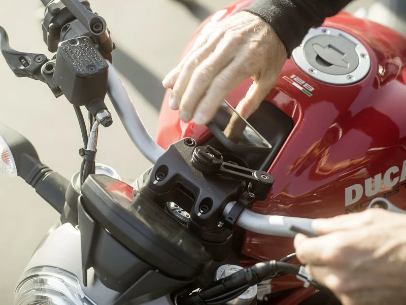 iPhone Smartphone Mount Set