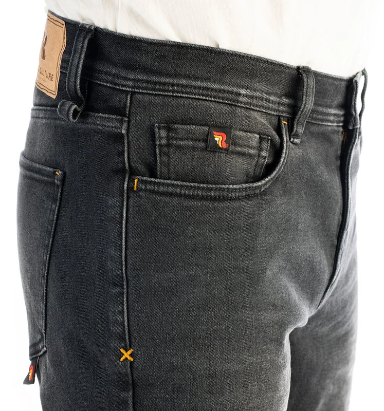 Tapered Slim Jeans Model 2020