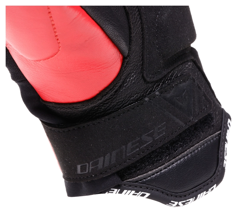 Dainese REACTO CARBON SHORT GLOVES Lサイズ Dainese Reacto Carbon Kurz günstig | Louis 🏍️