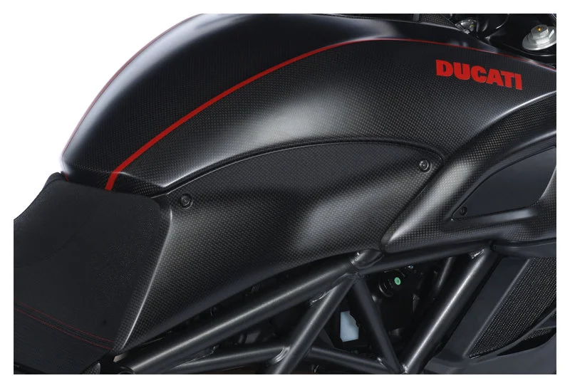 Comp. carb. per Ducati Diavel 2011-2018