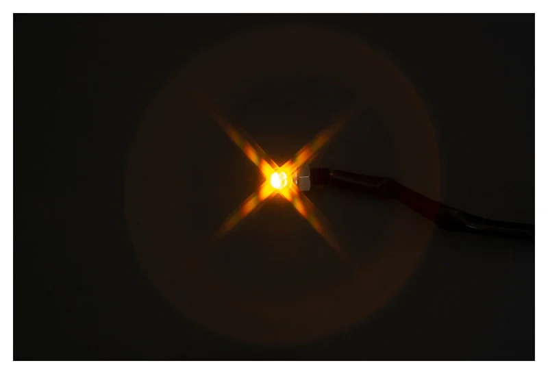 HIGHS. PROTON TWO 3-in-1 LED T/B light