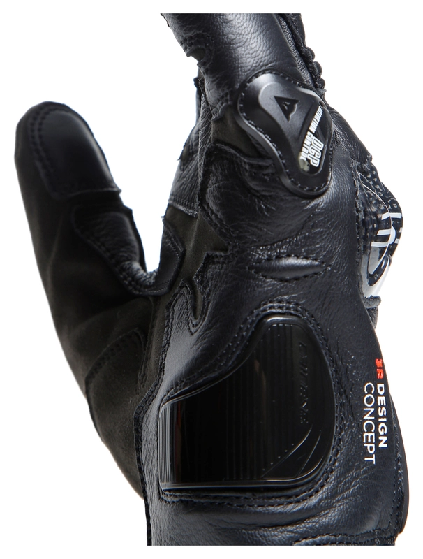 Carbon 4 Short