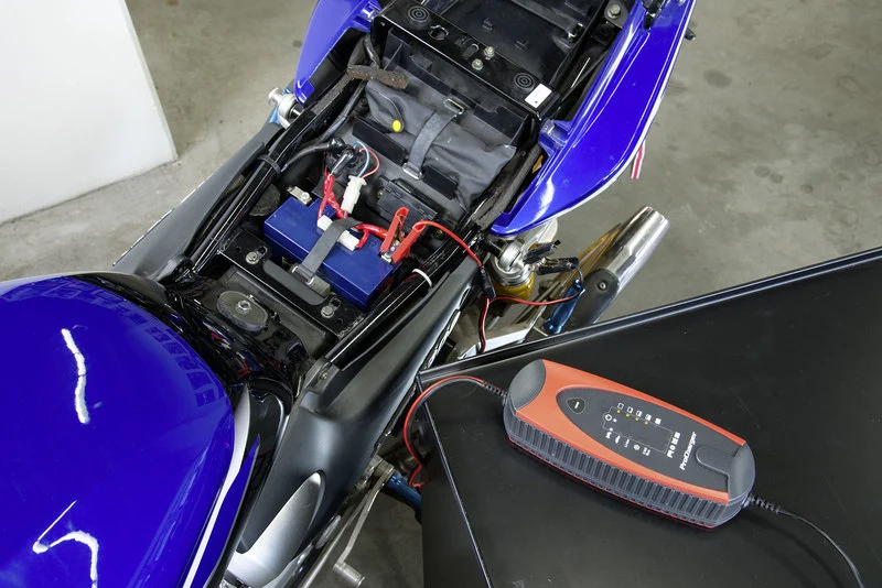 4.000 Battery Charger,