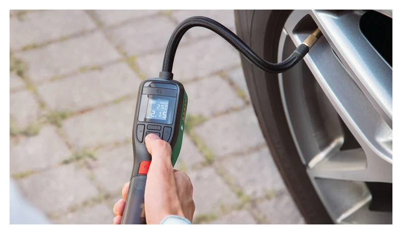 Pompa pneumatici a batteria