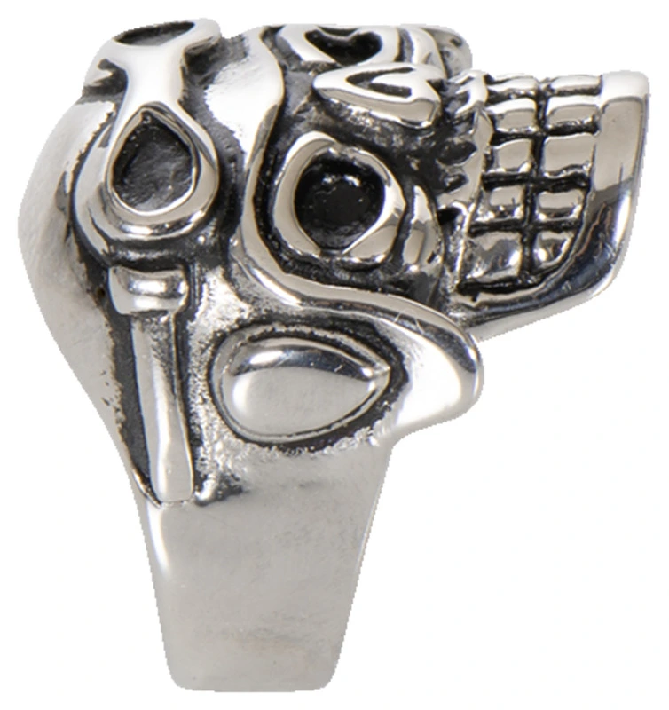 *Skull Pilot*, Ring