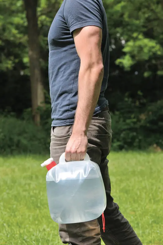 FOLDABLE WATER CANISTER