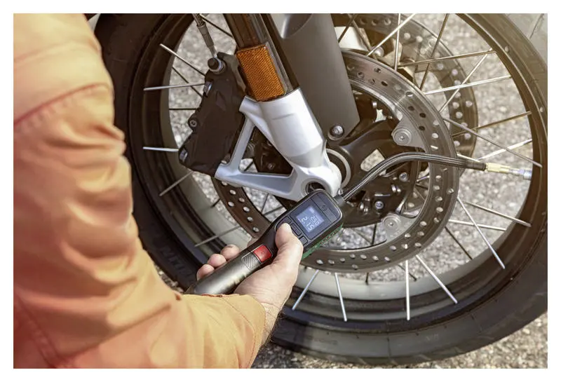 BOSCH CORDLESS TYRE PUMP