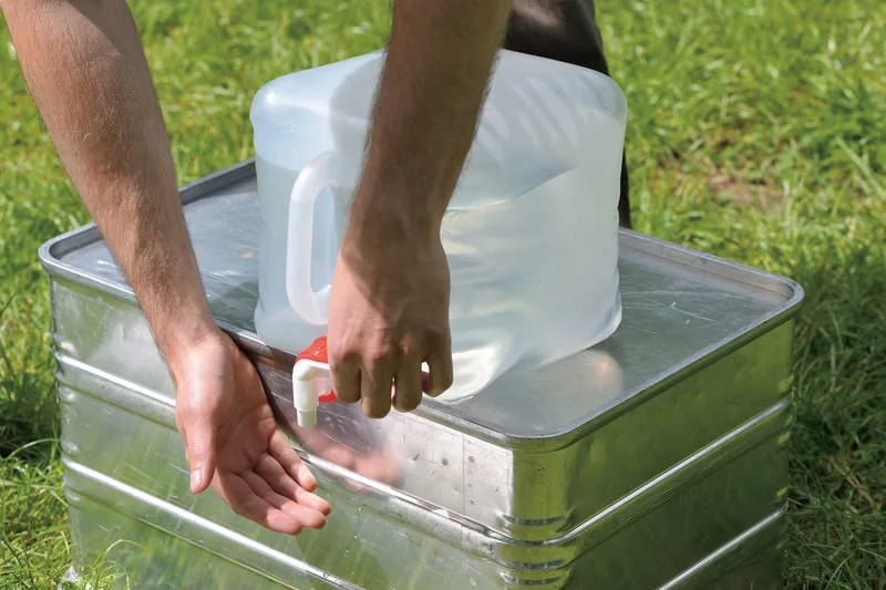 FOLDABLE WATER CANISTER